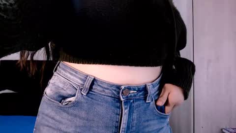 Snapshot of victoria_smile_ chatting on February 17, 2025, 8:15 pm Victoria online show from February 17, 2025, 8:15 pm