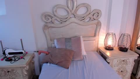 Snapshot of victoria_vallejo chatting on December 31, 2024, 2:36 pm victoria  online show from December 31, 2024, 2:36 pm