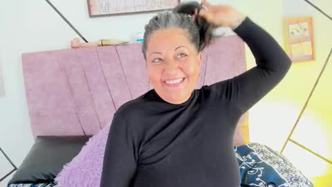 victoriaa_anderson_ online show from December 15, 2025, 4:33 pm