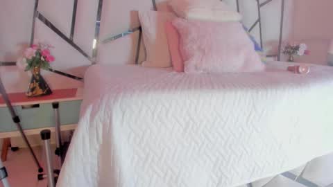 Victoria Sofia online show from November 13, 2025, 7:35 pm