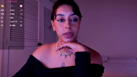 Snapshot of victoriaamelie chatting on March 4, 2026, 11:00 pm victoriaamelie online show from March 4, 2026, 11:00 pm