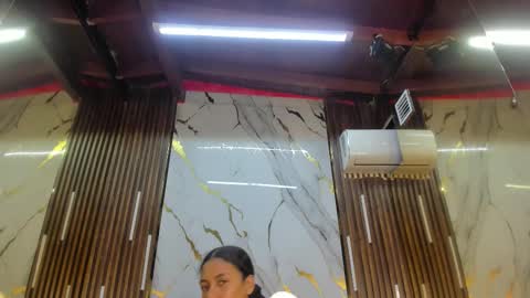 Victoria  online show from March 29, 2026, 9:04 pm