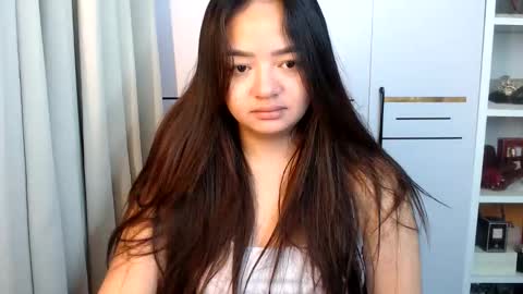 Snapshot of victoriaharper2 chatting on May 2, 2026, 5:23 am Victoria Harper online show from May 2, 2026, 5:23 am
