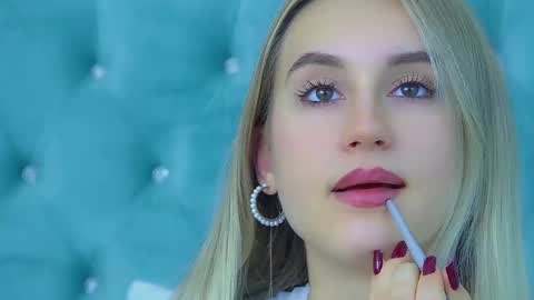 Victoria online show from October 5, 2025, 6:34 am