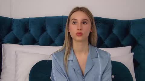 Victoria online show from November 12, 2025, 6:30 pm