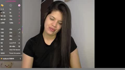 Snapshot of victorialg chatting on November 7, 2025, 1:44 pm victorialg online show from November 7, 2025, 1:44 pm