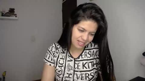 Snapshot of victorialg chatting on November 13, 2025, 8:19 pm victorialg online show from November 13, 2025, 8:19 pm