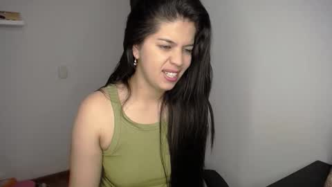 Snapshot of victorialg chatting on December 15, 2025, 9:19 pm victorialg online show from December 15, 2025, 9:19 pm