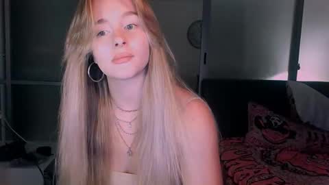 Eva and Victor online show from October 18, 2025, 11:33 am