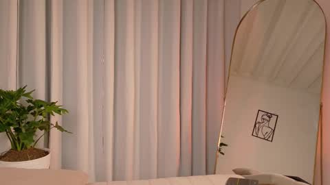 Snapshot of victorianova chatting on December 2, 2025, 9:21 pm VictoriaNova online show from December 2, 2025, 9:21 pm