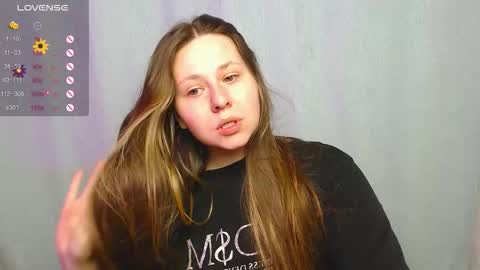 Snapshot of victoriassecrets_ chatting on October 3, 2025, 1:41 pm victoriassecrets_ online show from October 3, 2025, 1:41 pm