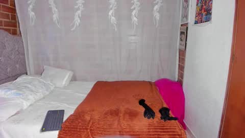 Snapshot of victoriathomponss chatting on February 21, 2026, 9:16 pm Victoria online show from February 21, 2026, 9:16 pm