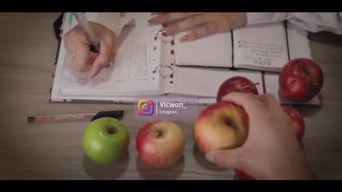 Snapshot of victoriaw_1 chatting on February 3, 2026, 2:53 am Victoria online show from February 3, 2026, 2:53 am