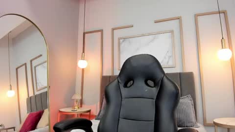 Snapshot of victoriia_vixen chatting on May 20, 2026, 9:32 pm Victoria Vixen online show from May 20, 2026, 9:32 pm