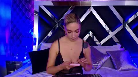 Snapshot of victtoria_lee chatting on October 17, 2025, 11:18 pm victtoria lee online show from October 17, 2025, 11:18 pm