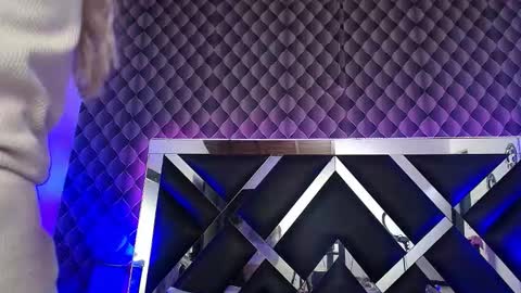 Snapshot of victtoria_lee chatting on November 18, 2025, 7:07 pm victtoria lee online show from November 18, 2025, 7:07 pm