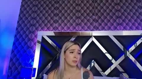 Snapshot of victtoria_lee chatting on November 20, 2025, 7:35 pm victtoria lee online show from November 20, 2025, 7:35 pm