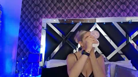 victtoria lee online show from March 2, 2026, 8:04 pm