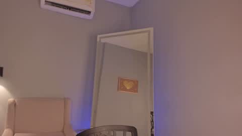Snapshot of vienah chatting on December 7, 2024, 6:37 pm Karla online show from December 7, 2024, 6:37 pm