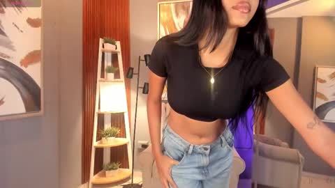 Snapshot of vienah chatting on October 1, 2025, 7:53 pm Karla online show from October 1, 2025, 7:53 pm