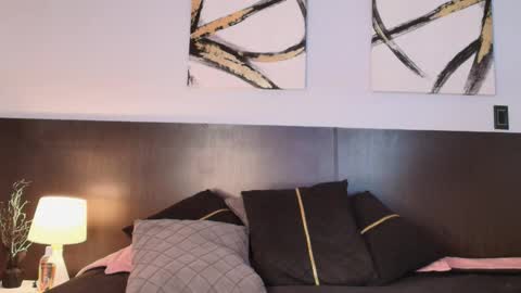 Snapshot of viennamilf chatting on February 3, 2026, 6:40 am Vienna online show from February 3, 2026, 6:40 am