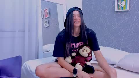 viictoriiasaenz online show from January 19, 2026, 5:11 am