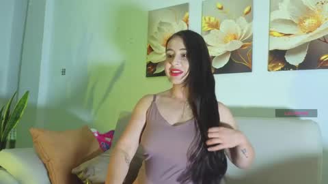 VIOLET  online show from April 15, 2026, 11:16 pm