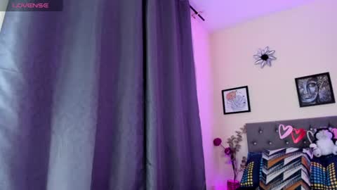 Violet online show from July 9, 2026, 3:21 am