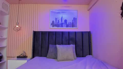 Snapshot of viiolett_lee chatting on October 18, 2025, 9:15 pm Viiolett online show from October 18, 2025, 9:15 pm