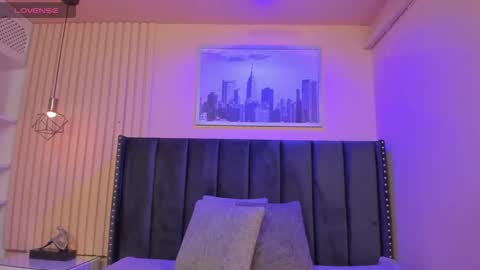 Snapshot of viiolett_lee chatting on October 22, 2025, 9:47 pm Viiolett online show from October 22, 2025, 9:47 pm