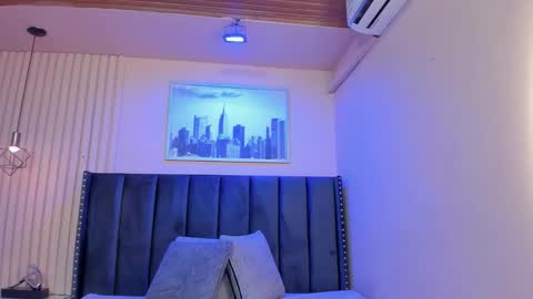 Snapshot of viiolett_lee chatting on October 23, 2025, 7:56 pm Viiolett online show from October 23, 2025, 7:56 pm