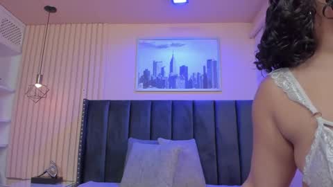 Snapshot of viiolett_lee chatting on October 25, 2025, 8:36 pm Viiolett online show from October 25, 2025, 8:36 pm