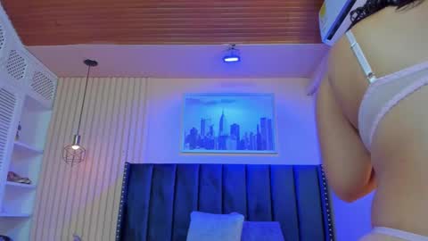 Snapshot of viiolett_lee chatting on November 4, 2025, 9:47 pm Viiolett online show from November 4, 2025, 9:47 pm