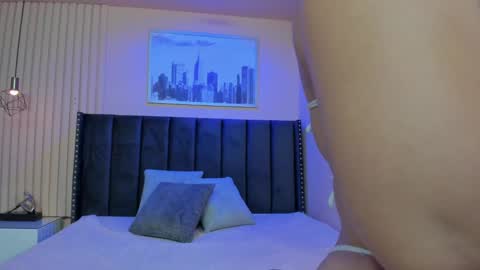 Snapshot of viiolett_lee chatting on November 20, 2025, 8:52 pm Viiolett online show from November 20, 2025, 8:52 pm