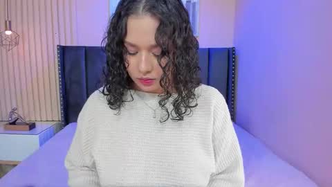 Snapshot of viiolett_lee chatting on December 4, 2025, 7:22 pm Viiolett online show from December 4, 2025, 7:22 pm