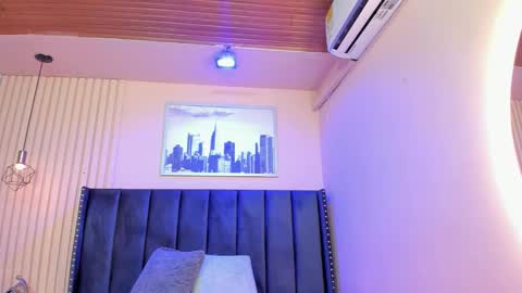 Snapshot of viiolett_lee chatting on January 17, 2026, 7:50 pm Viiolett online show from January 17, 2026, 7:50 pm