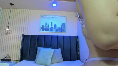 Snapshot of viiolett_lee chatting on February 3, 2026, 7:30 pm Viiolett online show from February 3, 2026, 7:30 pm