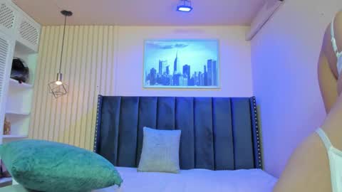 Snapshot of viiolett_lee chatting on February 26, 2026, 7:35 pm Viiolett online show from February 26, 2026, 7:35 pm