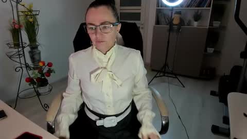 Ukrainian-woman online show from January 16, 2026, 6:39 am