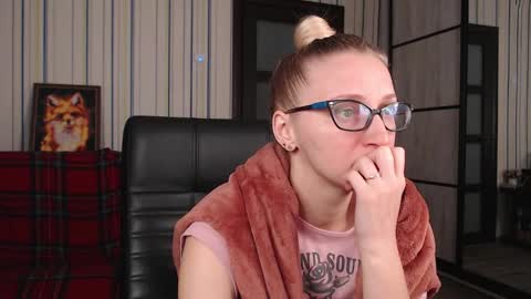Snapshot of vikaericka chatting on October 1, 2025, 2:17 am Vika online show from October 1, 2025, 2:17 am