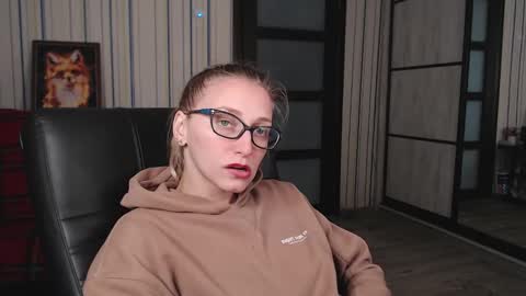 Snapshot of vikaericka chatting on October 4, 2025, 6:11 am Vika online show from October 4, 2025, 6:11 am