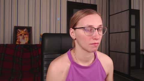 Snapshot of vikaericka chatting on December 21, 2025, 11:23 pm Vika online show from December 21, 2025, 11:23 pm