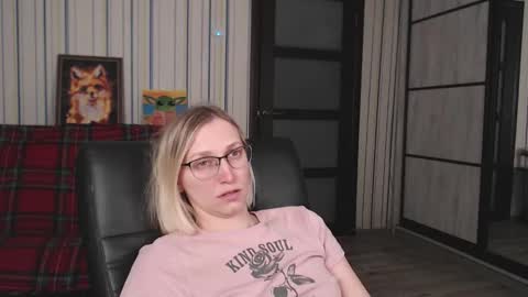 Snapshot of vikaericka chatting on March 16, 2026, 10:03 pm Vika online show from March 16, 2026, 10:03 pm