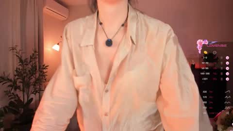 Snapshot of vikibellson chatting on October 12, 2025, 6:51 pm Viki Bellson online show from October 12, 2025, 6:51 pm