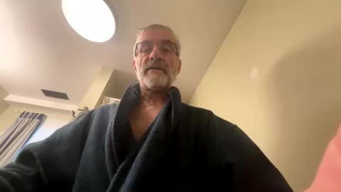 Snapshot of viking6man chatting on January 24, 2025, 12:31 pm Richard Flasher online show from January 24, 2025, 12:31 pm