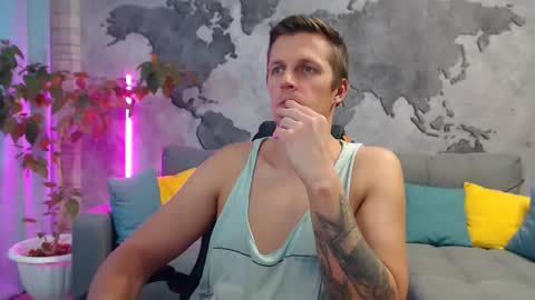 vikingchrisss online show from November 24, 2025, 11:32 am