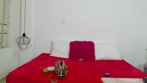 Snapshot of vikitomson chatting on February 22, 2025, 12:51 pm vikiTomson online show from February 22, 2025, 12:51 pm