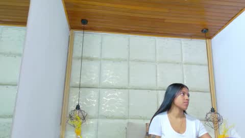 vikiTomson online show from September 15, 2025, 1:11 pm