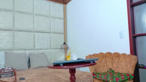 Snapshot of vikitomson chatting on September 16, 2025, 12:50 pm vikiTomson online show from September 16, 2025, 12:50 pm