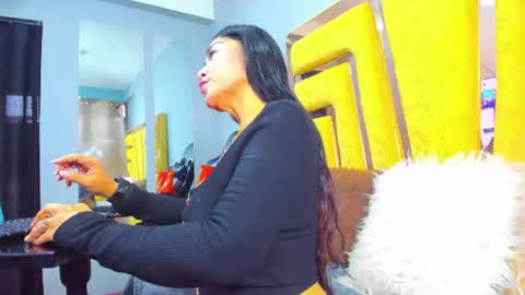 vikiTomson online show from June 16, 2026, 12:52 pm